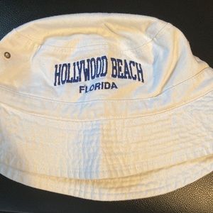 🌊hollywood beach embroidered white bucket hat🌊
